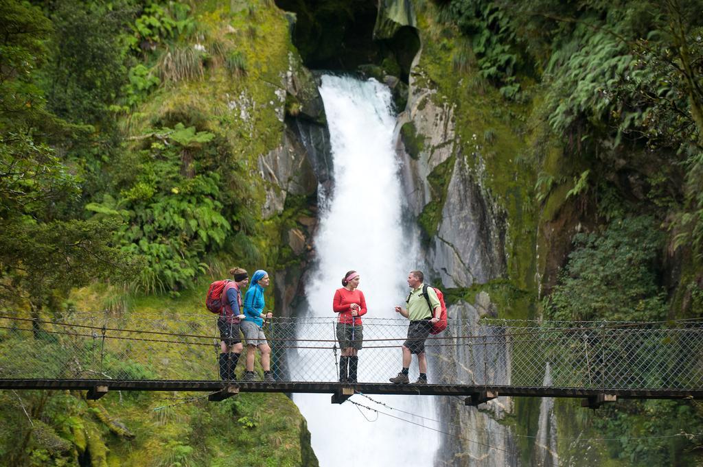Fiordland Lodge Те-Анау Экстерьер фото