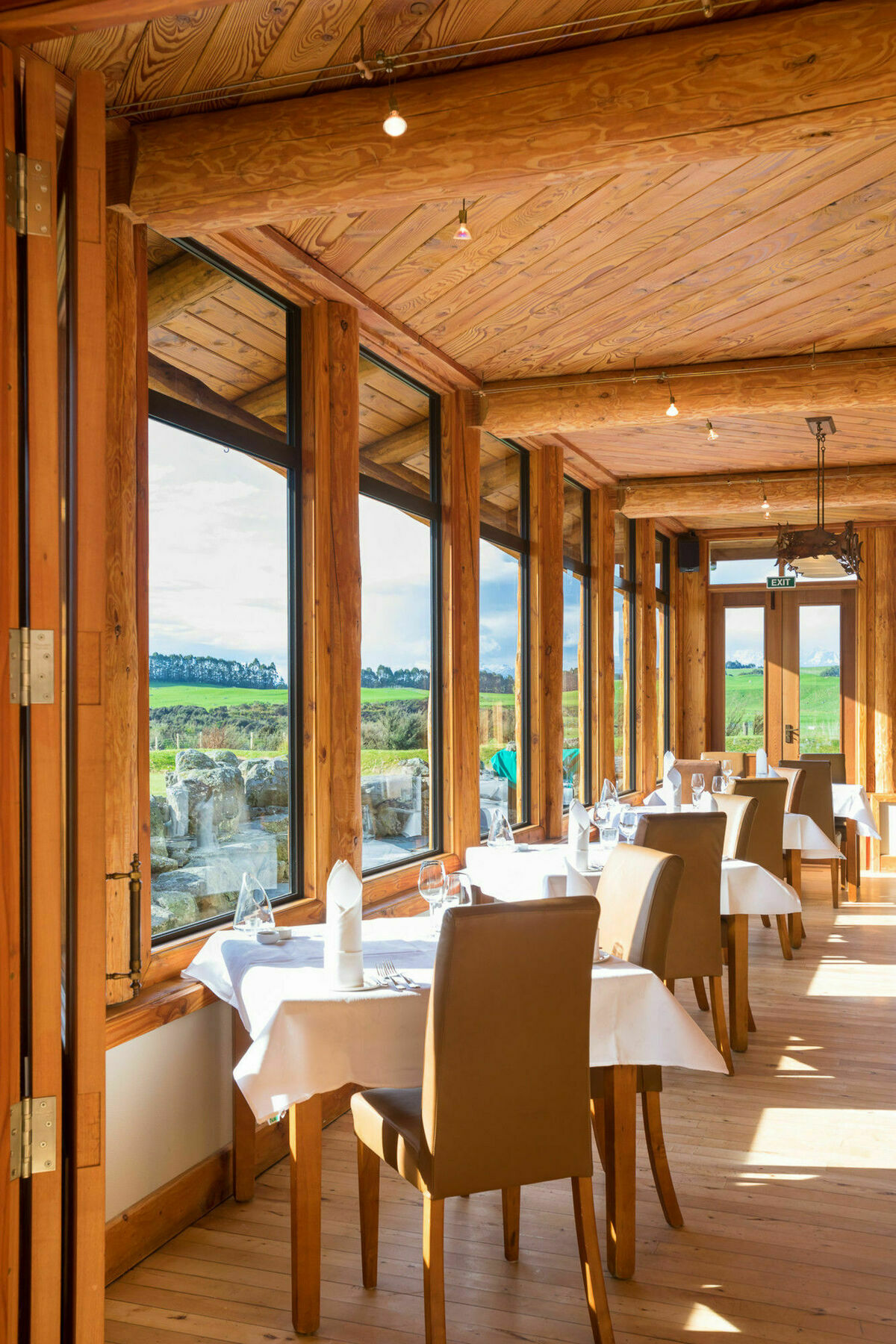 Fiordland Lodge Те-Анау Экстерьер фото
